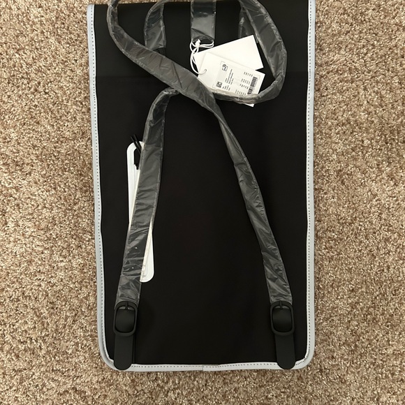 Rains Reflective Backpack NWT Unisex - Picture 5 of 6